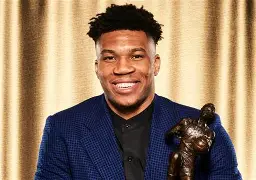 字母哥新秀赛季视频 AYX 体育平台